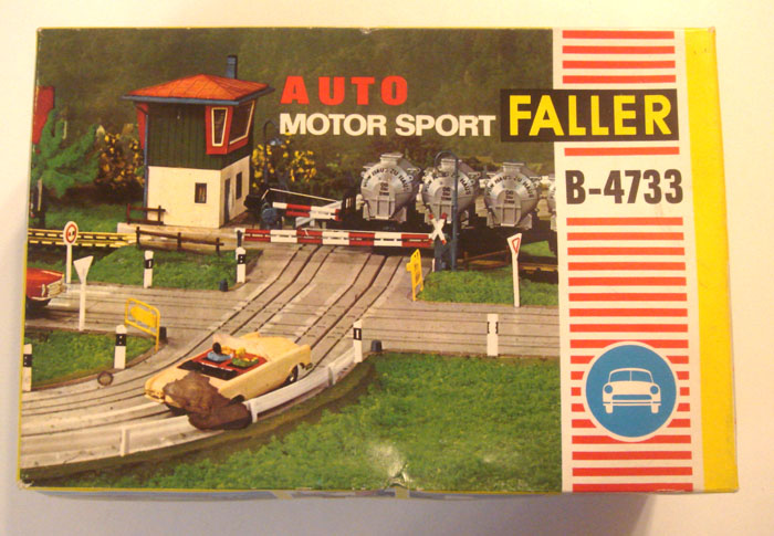 FALLER Auto Motor Sport  Bahnbergang B - 4733